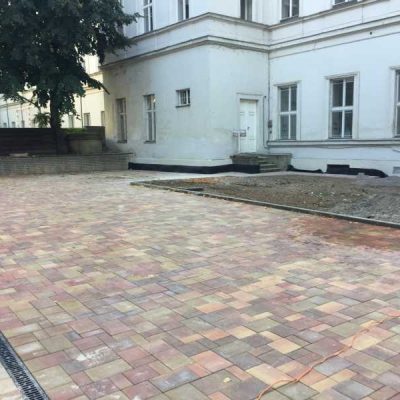 Zamková Dlažba Praha 8